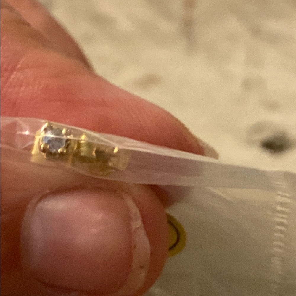 Gold tone Tanzanite Stud Earrings. New. Diamonds International. 5 Pairs - Picture 6 of 8